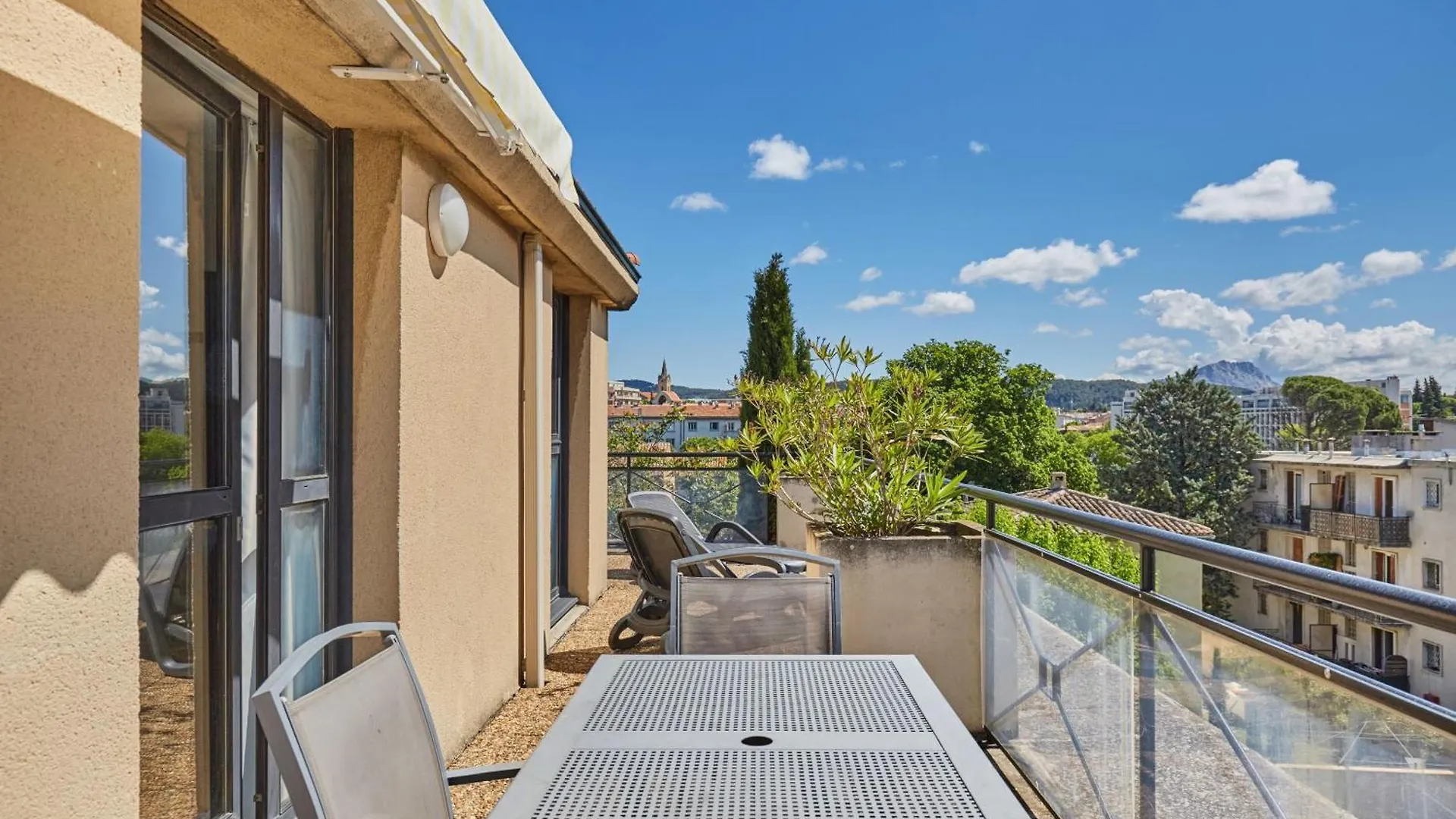**** Hotel Odalys City Aix en Provence Les Floridianes Aix-en-Provence France